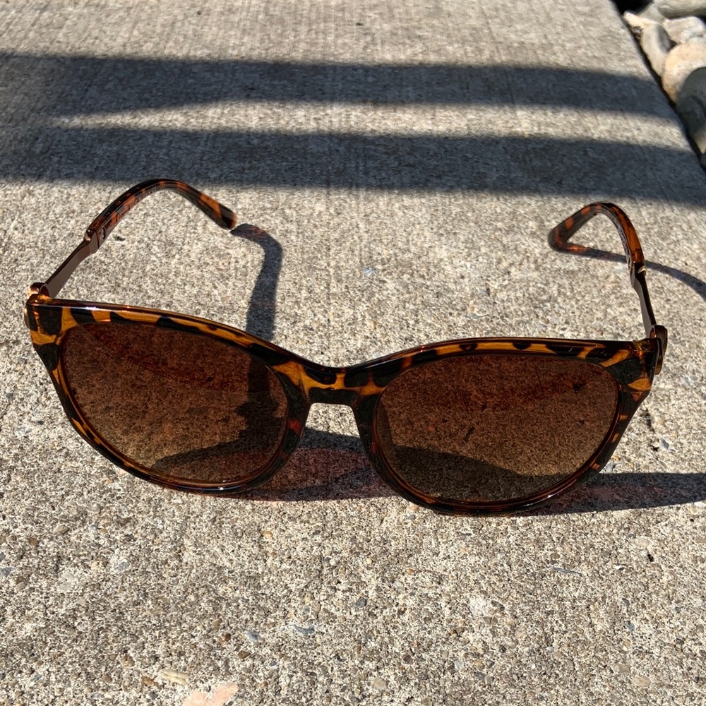 Louis Vuitton Brown Tortoise Sunglasses - Picture 3 of 5